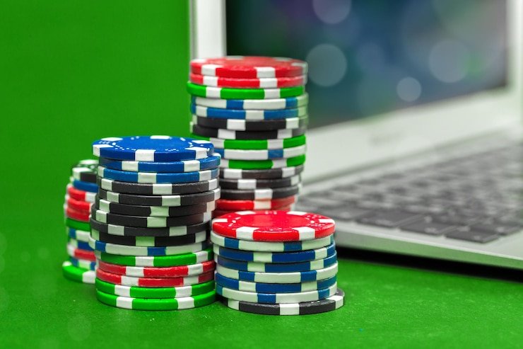 Studio dealer langsung racuntoto dengan setup multi-kamera untuk permainan blackjack dan baccarat
